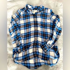 American Eagle Women’s Medium AHHMAZING Blue Plaid Flannel